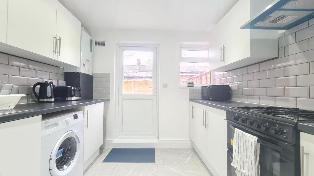 Cosy Single Room In Manor Park Londra Exterior foto